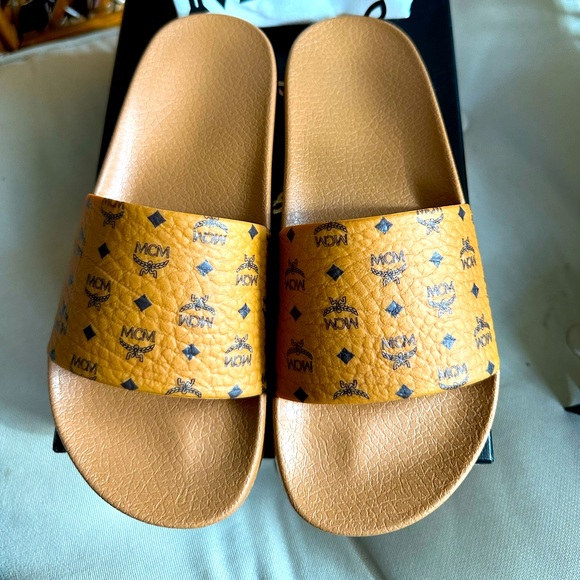 NWT MCM monogram print slide - Picture 1 of 6